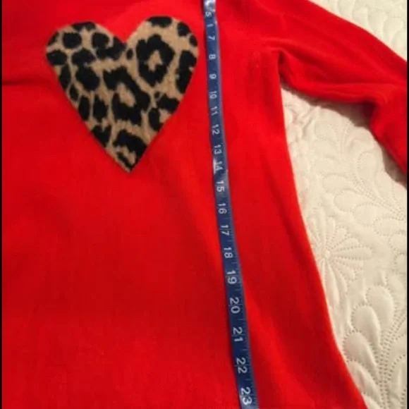 Jcrew everyday red cashmere with leopard heart size S - Picture 4 of 5